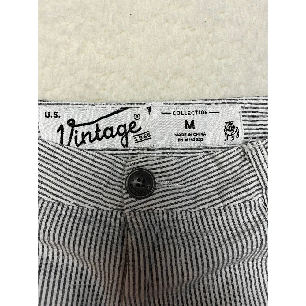 U.S. Vintage Shorts Mens Medium Blue White Seersucker Striped Cotton Casual 1965